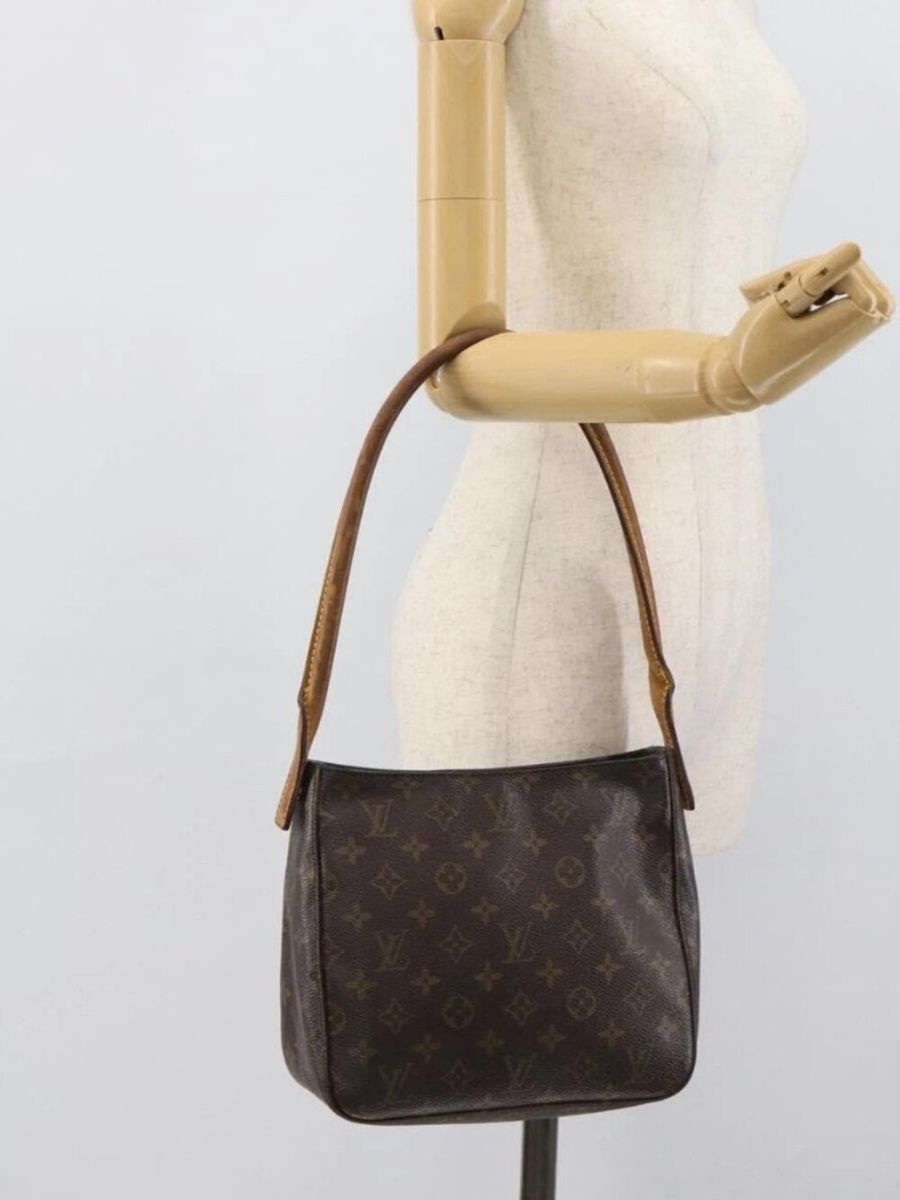 LOUIS VUITTON Monogram Looping MM Shoulder Bag M51146 LV Auth hk3918